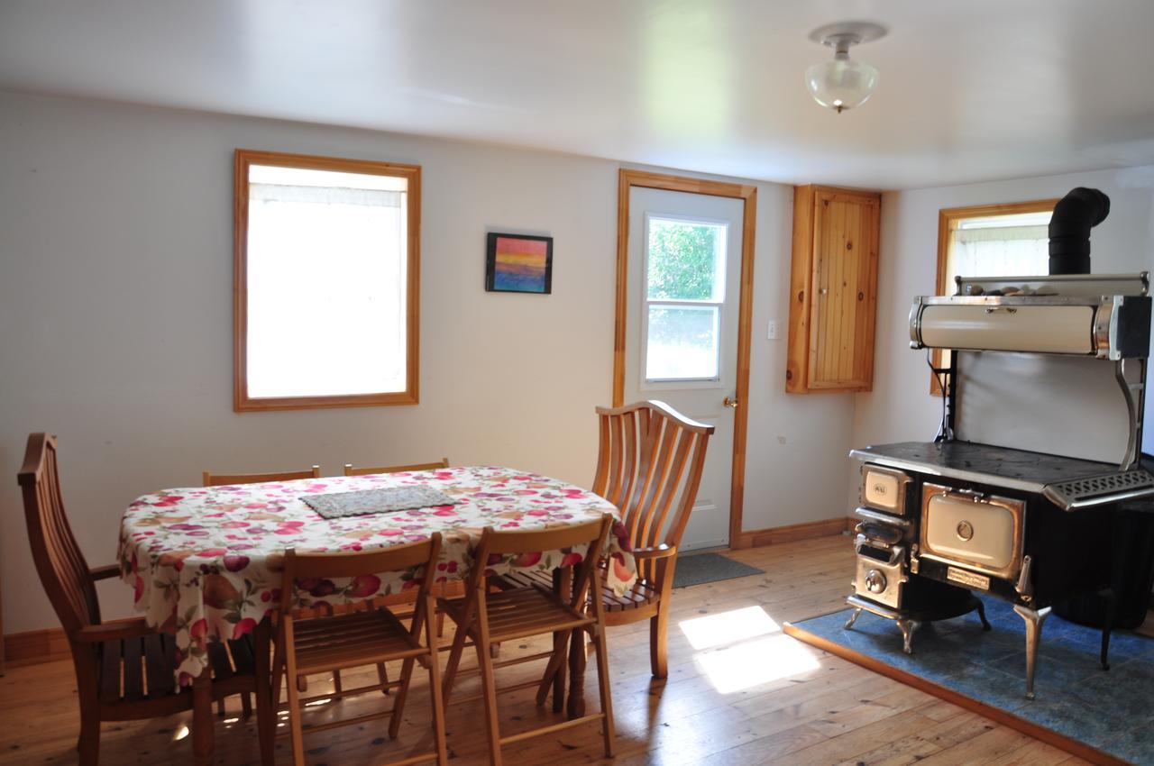 Breton Cove Farmhouse Guest House Indian Brook Bagian luar foto