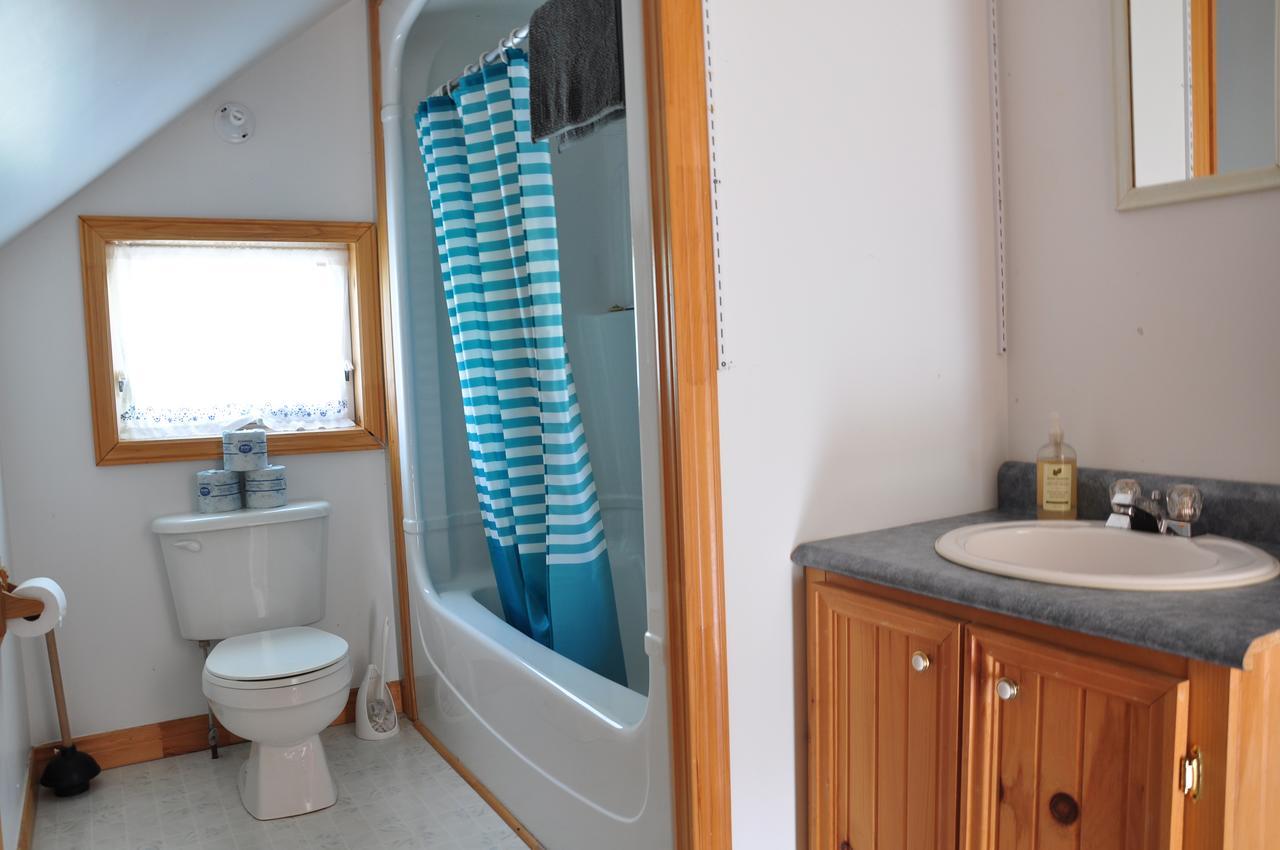 Breton Cove Farmhouse Guest House Indian Brook Bagian luar foto