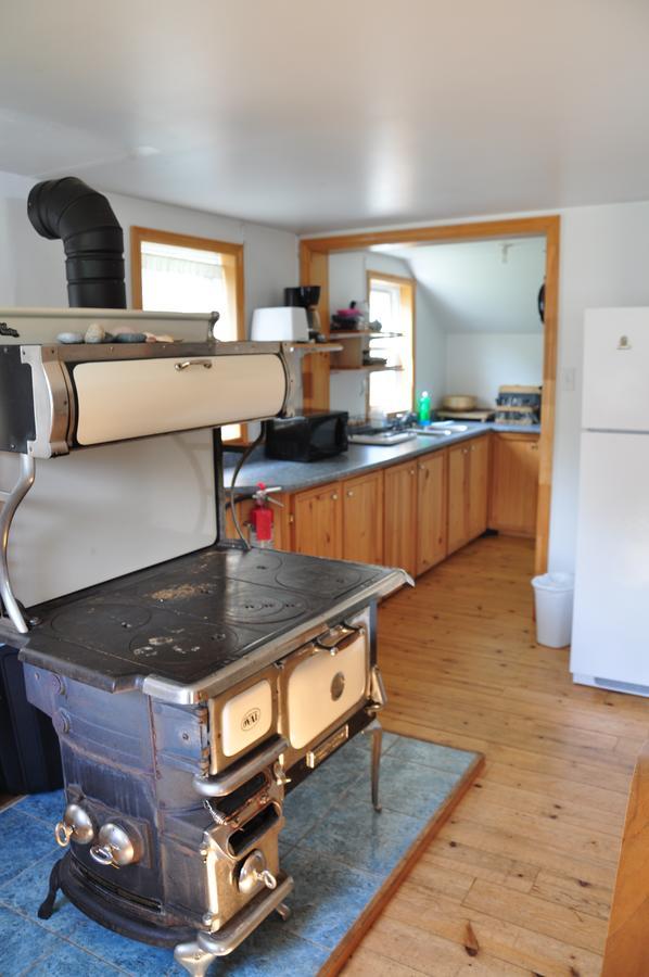 Breton Cove Farmhouse Guest House Indian Brook Bagian luar foto
